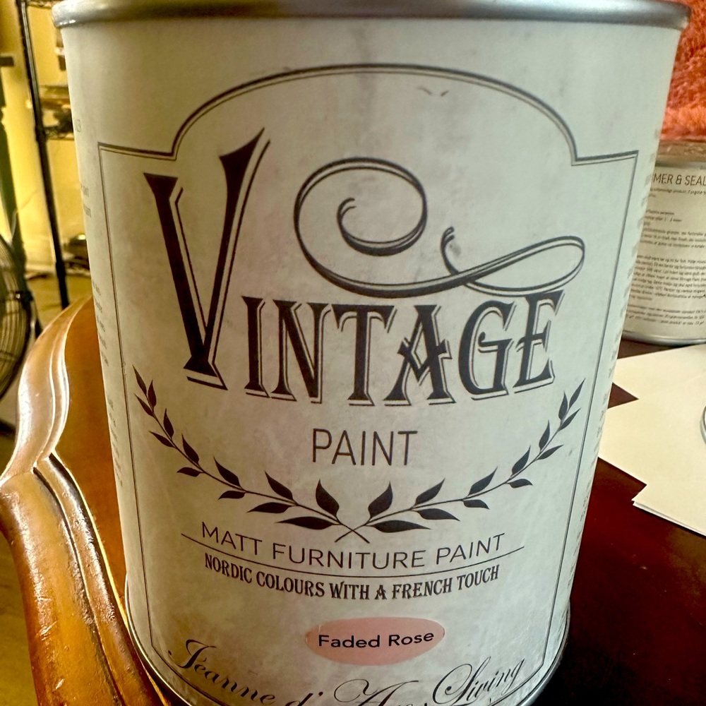 Vintage Paint Nordic colors with a French touch Faded Rose color